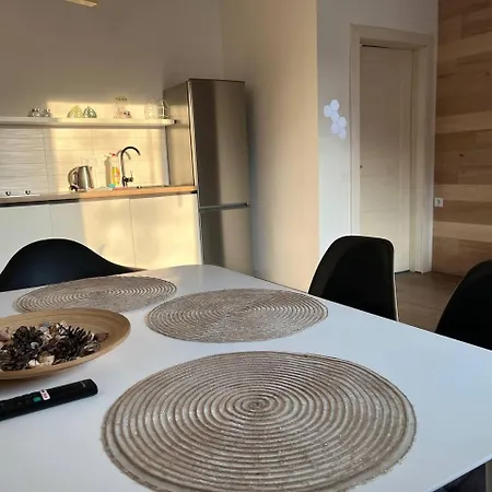 Apartment River House *