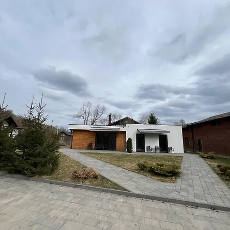 River House Lazeshchyna